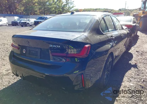 2024 BMW 330I xDrive z USA, uszkodzony, nr VIN 3MW89FF09R8E51947